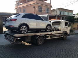 REBOQUE de Blindados e Veículos de passeio. REBOQUE de Blindados e Veículos de passeio.