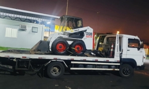TRANSPORTAMOS BOB CAT, MÁQUINAS, TORNOS, TRAILERS, JET SKY, EMPILHADEIRAS E PLATAFORMAS ELEVATÓRIAS. POSSUÍMOS SEGURO PARA OS VEÍCULOS TRANSPORTADOS. FAZEMOS OUTROS TIPOS DE TRANPORTES. ATENDEMOS TODO O RIO. FAZEMOS VIAGENS. SOMOS ESPECIALIZADOS. TRANSPORTAMOS BOB CAT, MÁQUINAS, TORNOS, TRAILERS, JET SKY, EMPILHADEIRAS E PLATAFORMAS ELEVATÓRIAS. POSSUÍMOS SEGURO PARA OS VEÍCULOS TRANSPORTADOS. FAZEMOS OUTROS TIPOS DE TRANPORTES. ATENDEMOS TODO O RIO. FAZEMOS VIAGENS. SOMOS ESPECIALIZADOS.